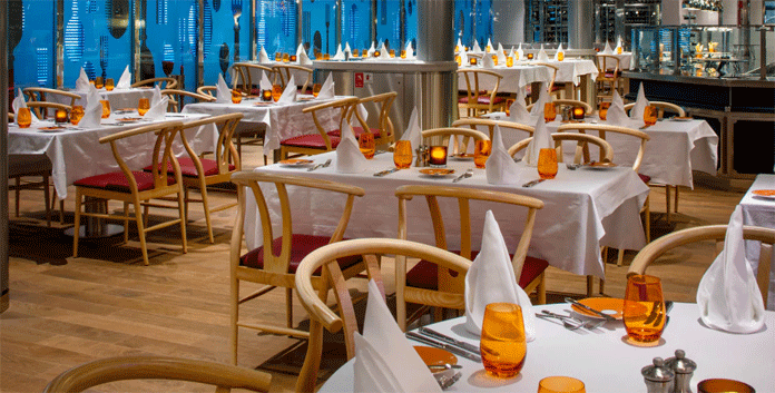 Club Orange-passagiers hebben een eigen restaurant op de Koningsdam en de Nieuw-Statendam © Holland America Line