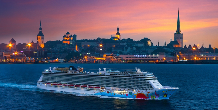 Norwegian Breakaway cruise in de Baltische Zee bij Tallinn © NCL