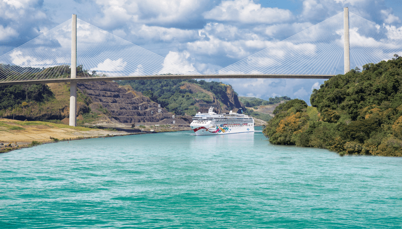 Cruisen door het Panamakanaal met de Norwegian Jewel kan in 2022. © Norwegian Cruise Line