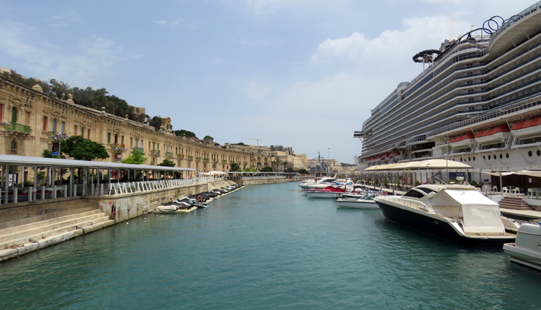 De Valletta Waterfront, de cruiseterminal van Valletta. © Nico van Dijk / Decruisegids.nl
