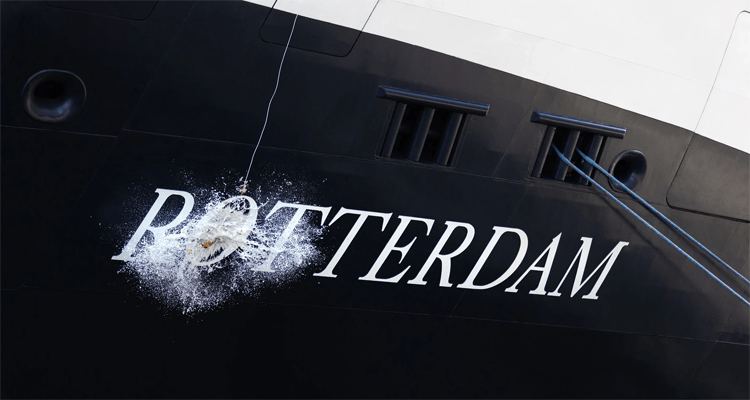De Rotterdam is officieel gedoopt © Holland America Line
