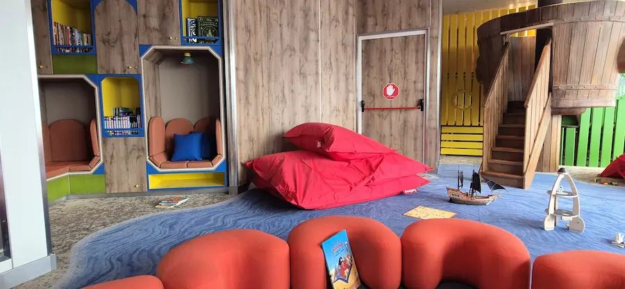 Het Pirateninsel is en van de ruimtes van de kinderopvang op de Mein Schiff Relax. © Nico van Dijk / Decruisegids.nl