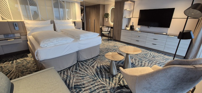 Schöne Aussicht suite 14212 op de Mein Schiff Relax. © Nico van Dijk / Decruisegids.nl