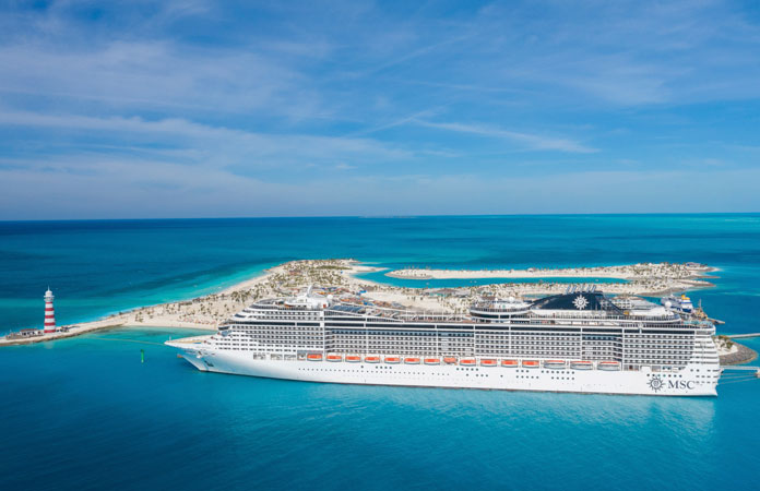 MSC cruise naar de Ocean Cay op de Bahama's. De MSC Divina bij het privé-eiland van MSC Cruises © MSC Cruises