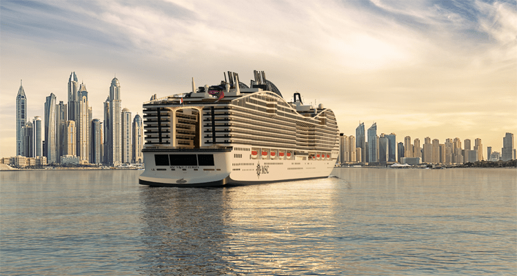 Artist impression van de MSC World Europa voor de kust van Dubai © MSC Cruises