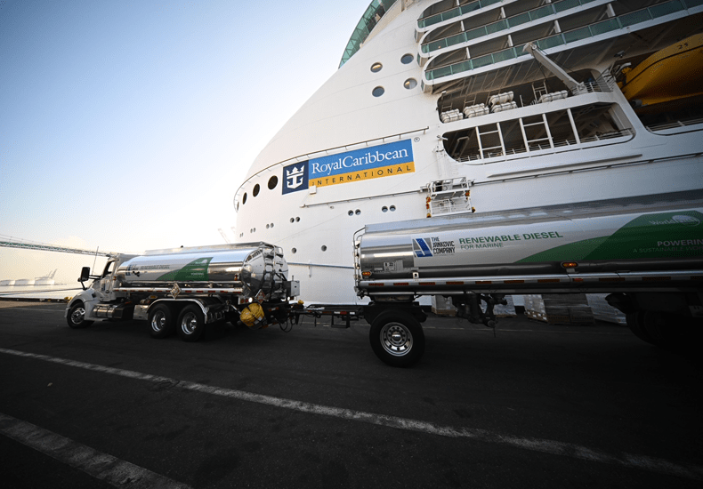 De Navigator of the Seas vaart voor het eerst gedeeltelijk op biodiesel. © Royal Caribbean International