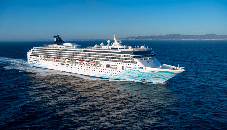 Bij de 43 dagen durende renovatie van de Norwegian Cruise Line is ook de boegschildering veranderd. © Norwegian Cruise Line