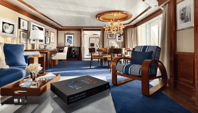 De Owners Suite is de mooiste suite op de cruiseschepen van Oceania Cruises. Dit is alleen de woonkamer. © Oceania Cruises