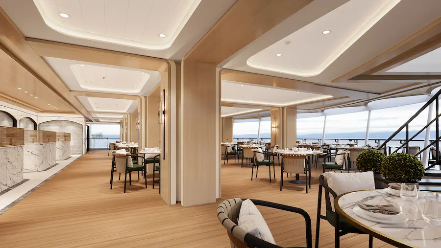 Restaurant La Veranda op de Seven Seas Prestige is overdekt. ‘s Avonds wordt La Veranda omgetoverd in Sette Mari at La Veranda. © RSSC